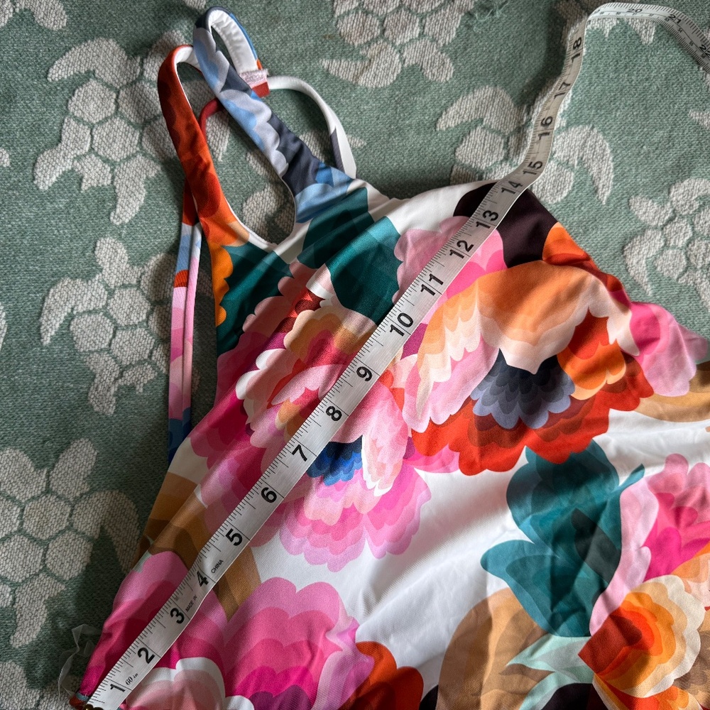 NWT Swimwear Top Bathing Suit La Blanca Tummy Control Size 10 - Picture 5 of 8